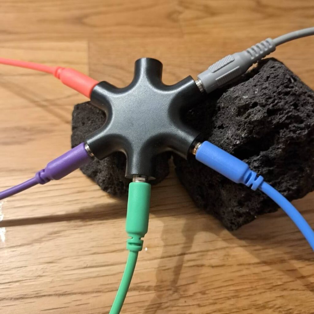 Unbuffered Multiple (Mono/Stereo 3.5mm Jack Splitter)