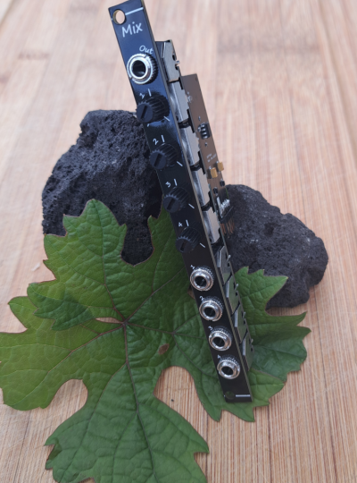 CatSynth Slimline 4Ch Mixer, scenic view